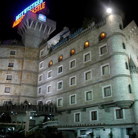 Best Western Amrutha Castle Гайдарабад Екстер'єр фото